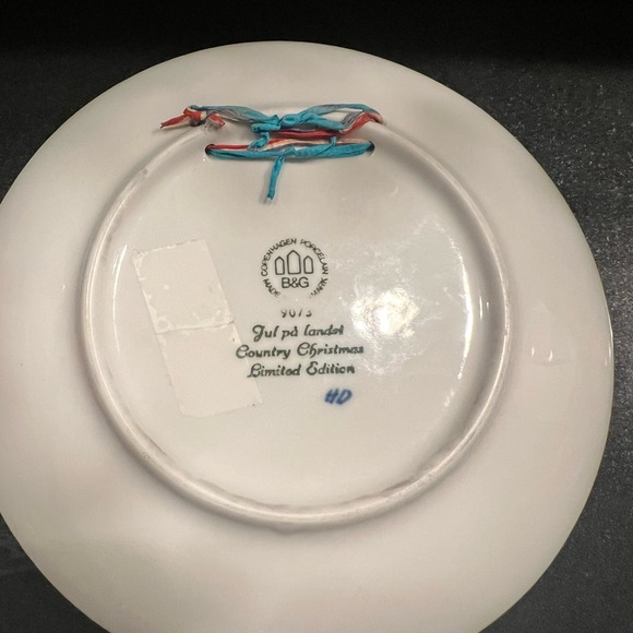 Danish Blue Christmas Plate Bing and Grondahl - Picture 3 of 3